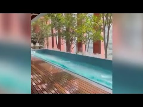Terremoto in Messico, l’effetto onde nella piscina sul grattacielo è impressionante