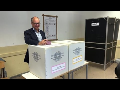 Elezioni, Gualtieri e il tweet dal seggio in via Fonteiana: «Buon voto a tutte e a tutti!»