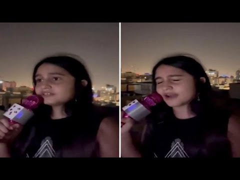Iran, una bambina canta «Bella ciao» su un tetto
