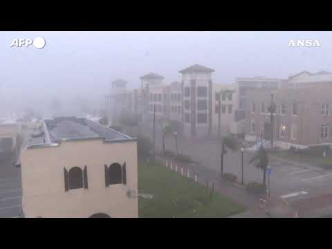 Florida, l’uragano Ian si abbatte su Punta Gorda: forti venti e piogge torrenziali