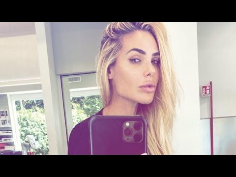 Ilary Blasi dalla parrucchiera, attesa per l’iter legale della separazione