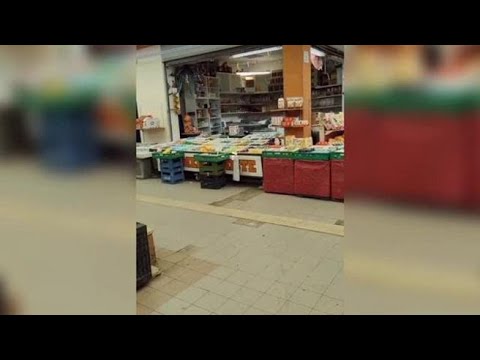 Ad alto volume al mercato di Centocelle l’inno di Giorgia: «Sono una donna…»
