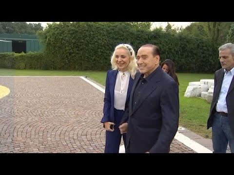 Gli 86 anni di Berlusconi, da Marta Fascina la sorpresa della  mongolfiera con i cuori e la…