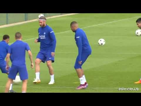 Messi e Mbappé in campo per preparare la sfida alla Juventus