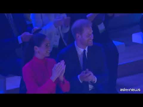 Harry e Meghan tornano nel Regno Unito per parlare ai giovani