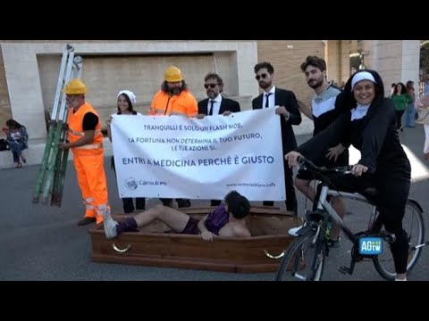 Test Medicina, flash mob: «Entri a medicina perché è giusto»