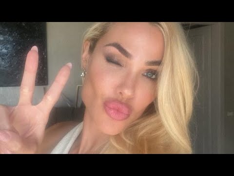 Ilary Blasi: il segno della vittoria e l’enigmatica foto dell’hotel De Russie