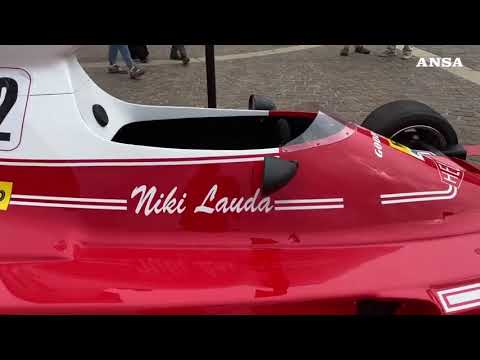 Torino, a piazza San Carlo arrivano i bolidi del passato per l’Autolook Week