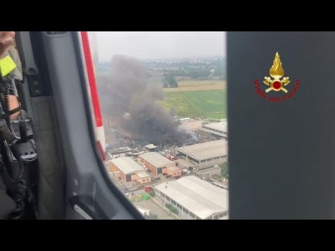 Incendio a San Giuliano, le immagini dall’elicottero dei vigili del fuoco