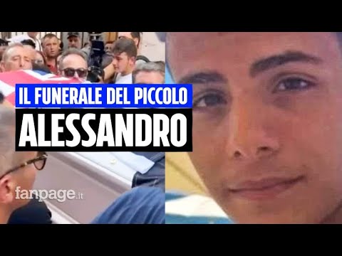 Ai funerali di Alessandro bara accompagnata da una canzone di Blanco