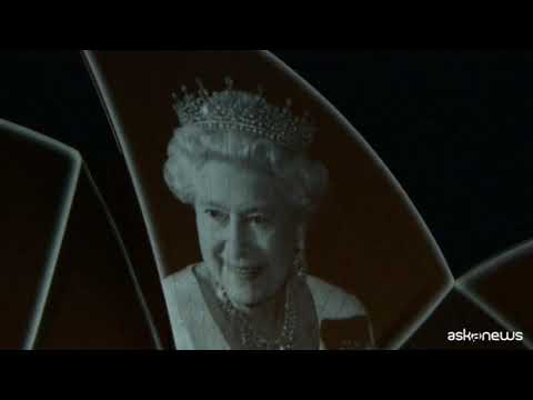 La Sydney Opera House si illumina per rendere omaggio alla regina