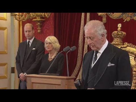Carlo III proclamato nuovo re: «Seguirò l’esempio di mia madre»