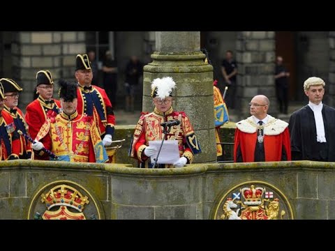 Carlo III proclamato Re di Scozia: spari a salve di cannone e «hip hip hurrah»