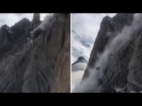 Frana sul Monte Bianco, escursionisti filmano il crollo: «Blocchi grandi come case»