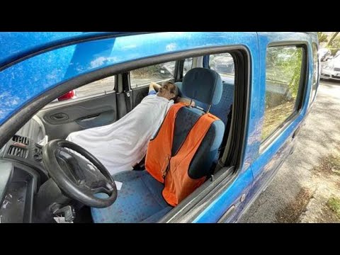 La sua casa brucia per il rogo a Casalotti, Angelo dorme in auto da due mesi
