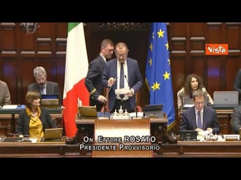 Prima seduta del nuovo Parlamento, l’applauso dell’Aula per Mattarella