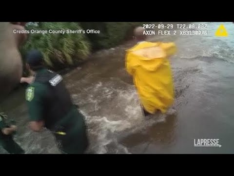 Florida, il salvataggio di una donna travolta dalla violenza dell’acqua