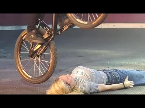 Ilary Blasi al Festival del circo: prova di coraggio davanti alla figlia Isabel
