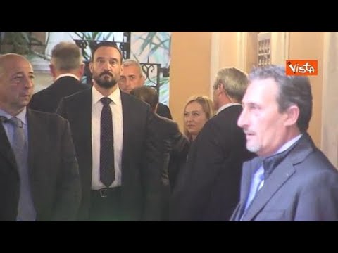 Silvio Berlusconi nella sede di Fratelli d’Italia: accolto da Giorgia Meloni, lascia il palazzo…