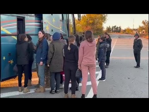 Liberate 108 donne ucraine, 37 erano state fatte prigioniere durante l’assedio russo all’Azovstal