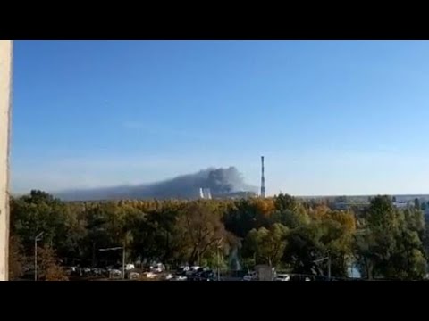 Kiev, missili russi sulla centrale elettrica: molte zone al buio