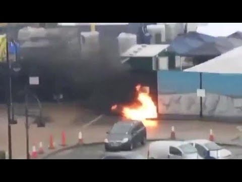 Londra, molotov contro centro di immigrazione a Dover: un ferito