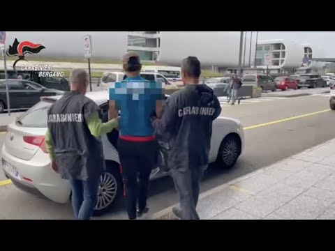 Simba La Rue, il video dell’arresto di Samir Benskar all’aeroporto di Malpensa