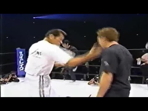 Quando Inoki prendeva a schiaffi i tifosi