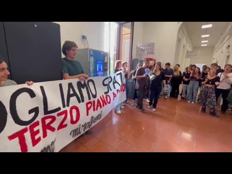 Gli studenti della Sapienza occupano gli uffici della facoltà di Lettere e Filosofia