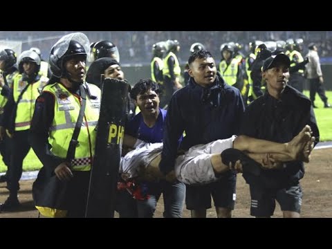 Strage allo stadio di Malang (Indonesia): 182 morti dopo l’invasione di campo