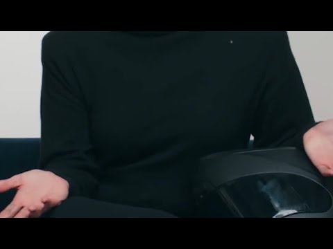 Rosalia: cosa si nasconde nella sua particolarissima borsa? #shorts