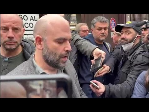 Saviano: «Sono uno scrittore, difendo a ogni costo la libertà di parola. Questa è una…