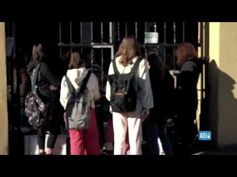 Scuola: studentesse del liceo artistico Rossi di Roma accusano un prof di molestie
