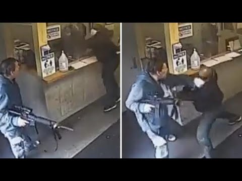 Buffalo, uomo munito di fucile spara in una clinica ma viene disarmato da una guardia di…