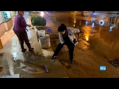 Agropoli, cittadini ripuliscono strade e negozi dal fango: «Tanti danni»
