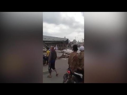 Terremoto in Indonesia, case crollate sull’isola di Giava: decine di morti