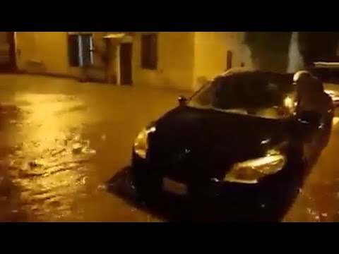 Emergenza maltempo nell’Oristanese, strade allagate: «Siamo messi male, serve aiuto»