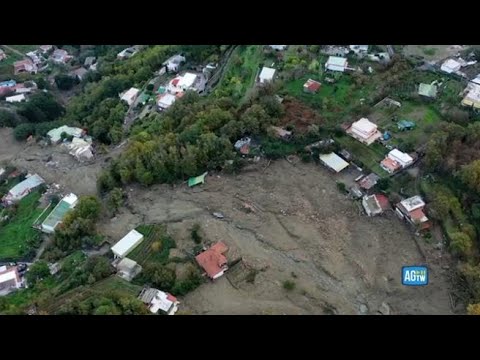 Le immagini dal drone della frana di Ischia