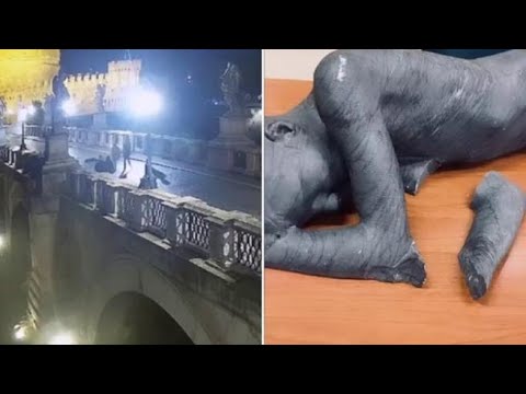 Statua di Jago distrutta a ponte Sant’Angelo, ecco il video dei vandali in azione