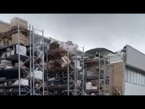 Maltempo, ecco il video del capannone divelto da una tromba d’aria a Formia