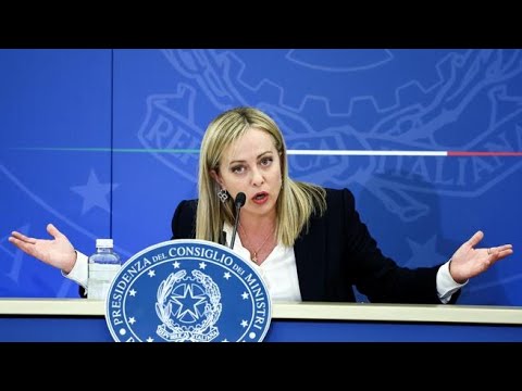 Meloni sbaglia i numeri sul gas e poi scherza: «Milioni, miliardi. Ormai impazzisco con i numeri»