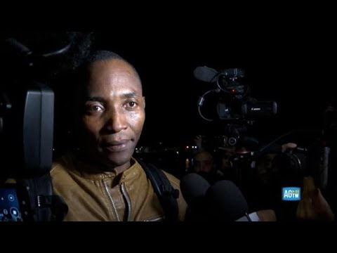 Soumahoro sul molo di Catania: «È in corso uno sbarco selettivo, sono indignato»