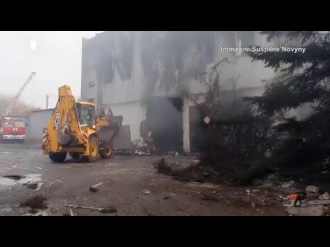 Attacco notturno su Zaporizhzhia: un morto e un edificio a fuoco