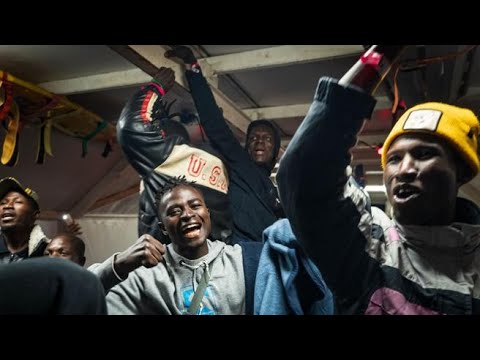 Rise Above, via libera allo sbarco. L’annuncio a bordo e le urla di gioia dei migranti