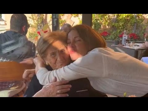 Alessia Marcuzzi festeggia i 99 anni della nonna: «La più energica di noi tutti»