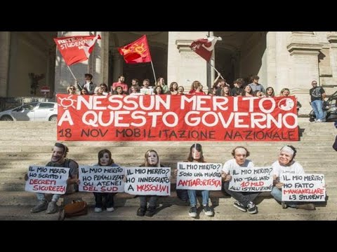 Roma, Flash Mob degli studenti davanti al ministero dell’Istruzione