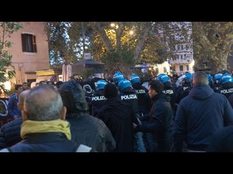Tensione e tafferugli a Trastevere fra anarchici e polizia