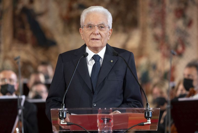 Mattarella “Da forze armate contributo a pace e stabilità nel Mondo”