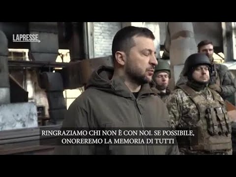 Ucraina, Zelensky in visita a Bakhmut