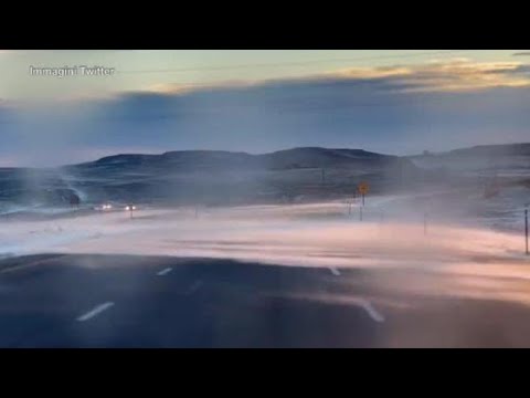 Bufera polare negli Usa, in Wyoming le temperature scendono fino a -57°: le strade sferzate dal…